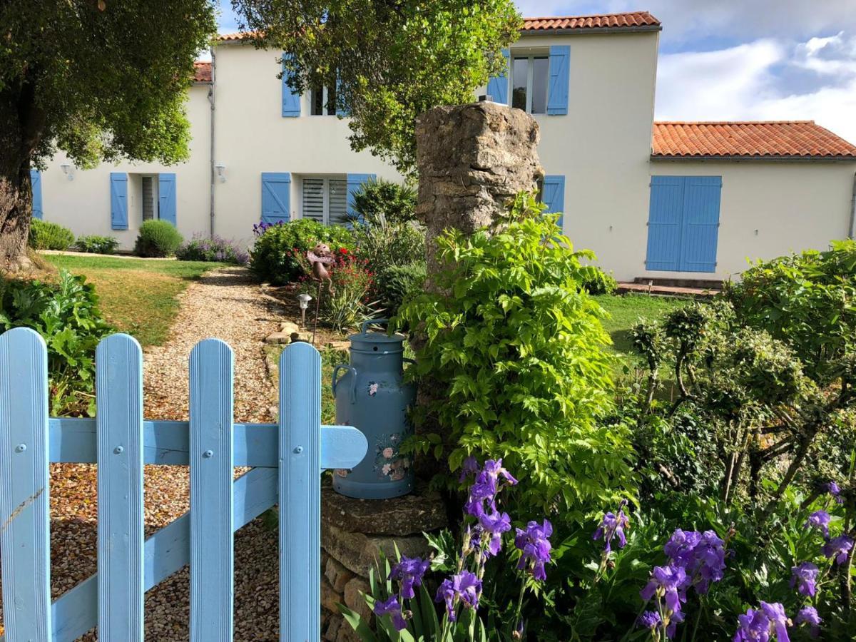 Chaille-Les-Marais L'Enclos Bleu, Gite - Marais Poitevin Avec Piscine Chauffee מראה חיצוני תמונה