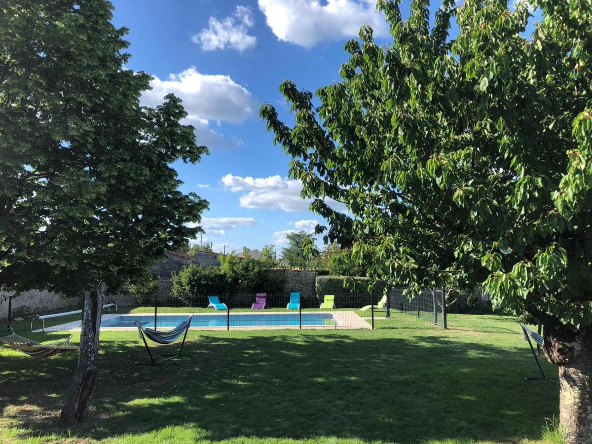 Chaille-Les-Marais L'Enclos Bleu, Gite - Marais Poitevin Avec Piscine Chauffee מראה חיצוני תמונה
