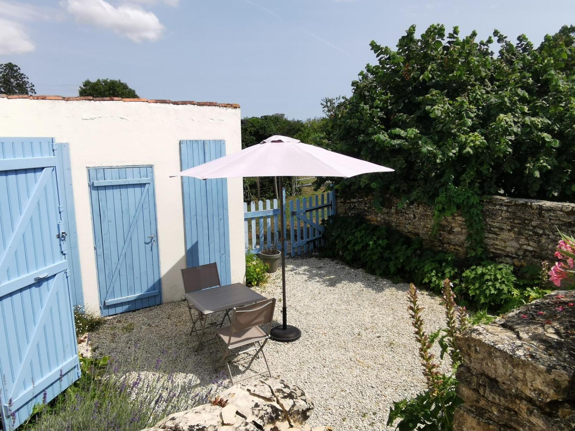 Chaille-Les-Marais L'Enclos Bleu, Gite - Marais Poitevin Avec Piscine Chauffee מראה חיצוני תמונה